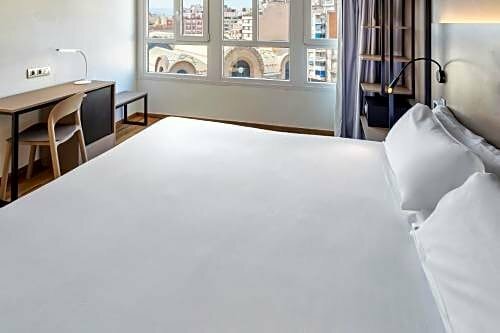 Гостиница Hotel Tarragona Centro Urbis в Таррагоне