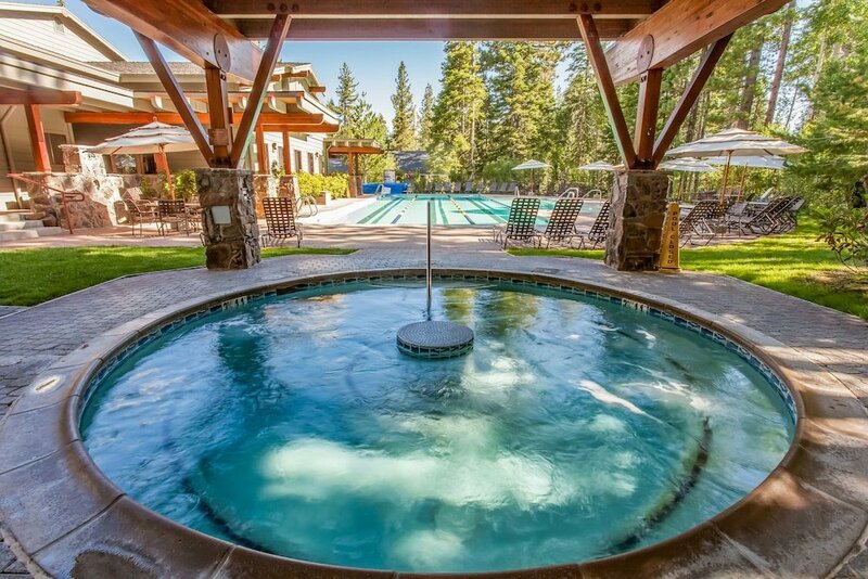 Жильё посуточно Truckee Condo 1 Mi. from Northstar by RedAwning