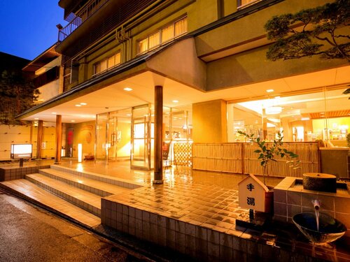 Гостиница Dogo Grand Hotel в Мацуяме