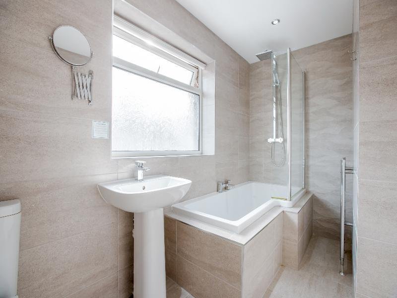 Фото Oyo Dene Hotel