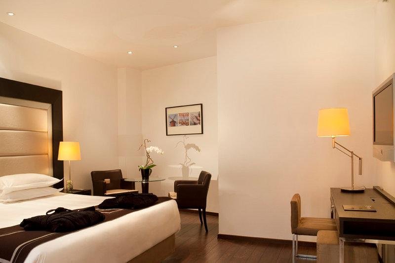 Фото Hôtel L'Empire Paris