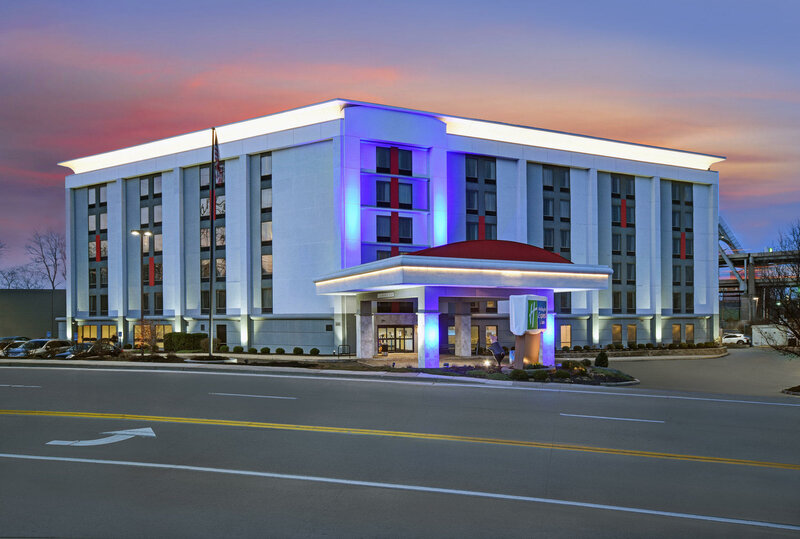 Гостиница Holiday Inn Express & Suites Cincinnati Riverfront, an Ihg Hotel