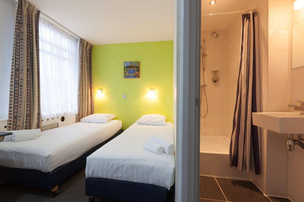 Фото The Townhouse Hotel