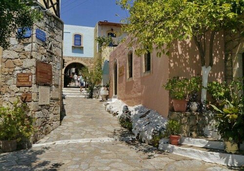 Гостиница Arolithos Traditional Cretan Village