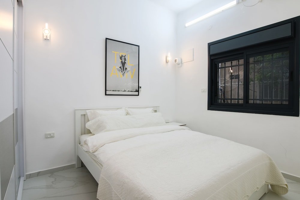 Фото Boutique Apt in Center Urban Tlv Style