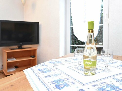 Апартаменты Small Apartment in Hesse With Terrace and Garden