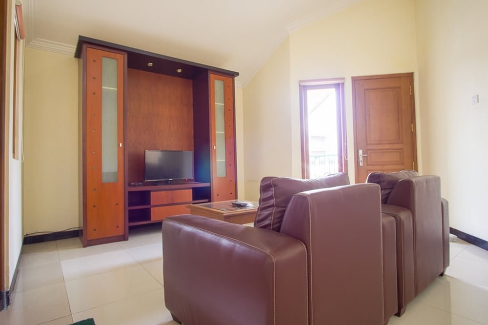 Фото RedDoorz near Rumah Sakit Baptis Kediri