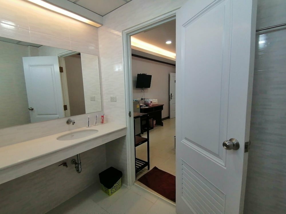 Hotel Suwatchai Garden, Earth, photo