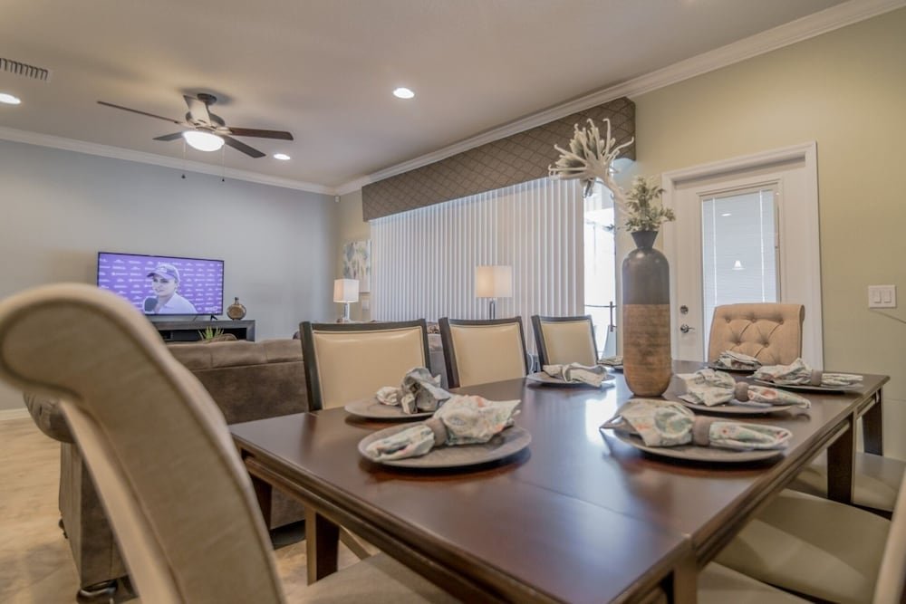 Фото Windsor at Westside by Prp