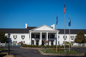 Гостиница The Campbell House Lexington, Curio Collection by Hilton