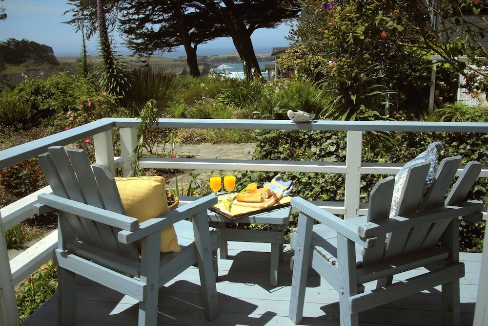 Фото Agate Cove Inn