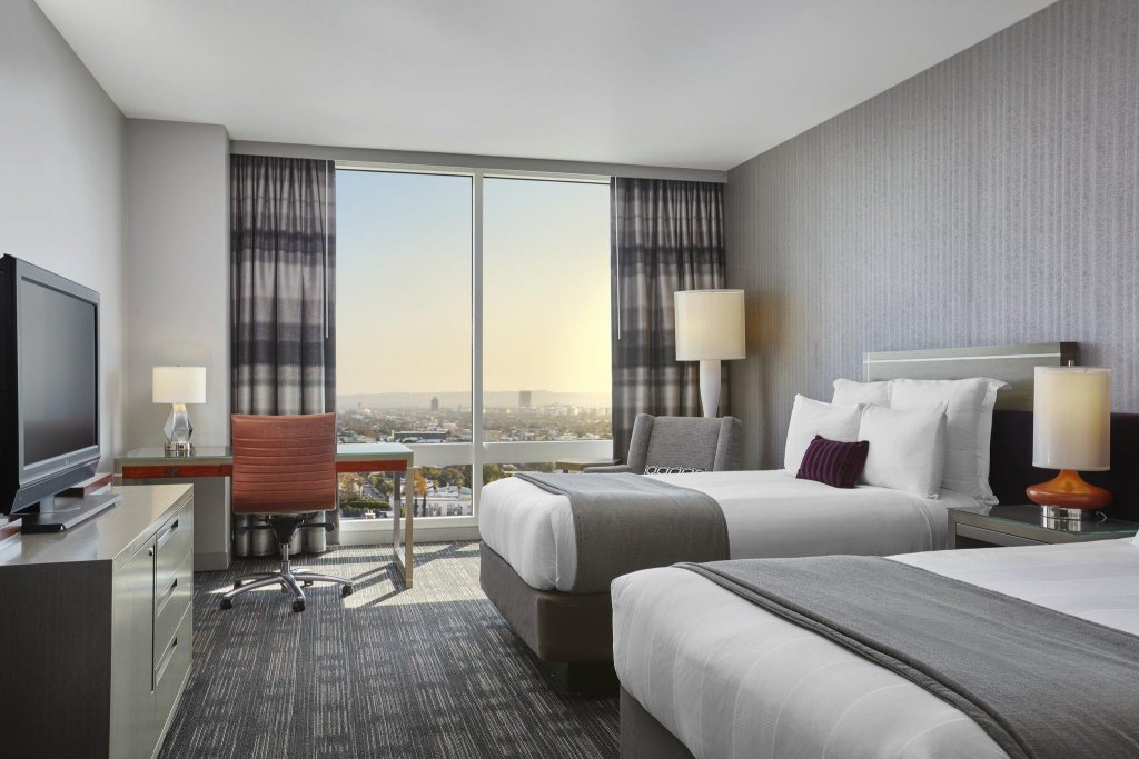 Фото Loews Hollywood Hotel