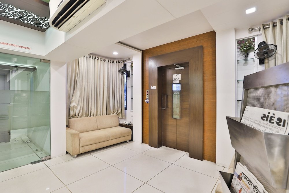 Фото Oyo 2503 Hotel Amber