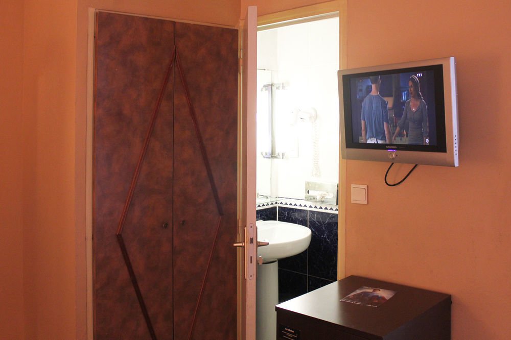 Фото New Hotel Le Voltaire