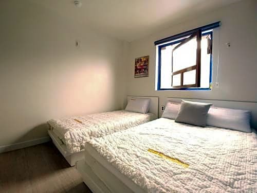 Фото The Road Hotel