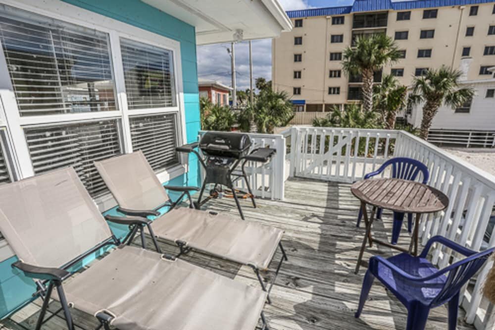 Фото 756 Estero Blvd