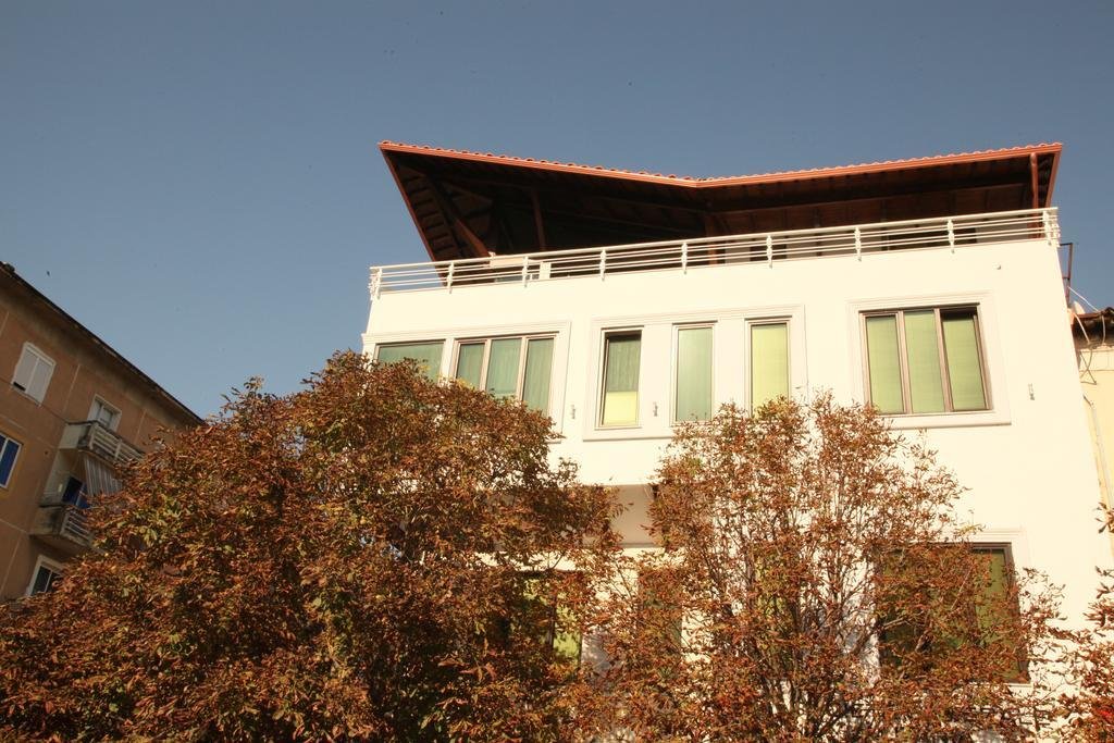 Фото Hotel & Restaurant White City