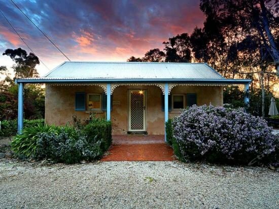 Гостиница Riesling Trail and Clare Valley Cottages