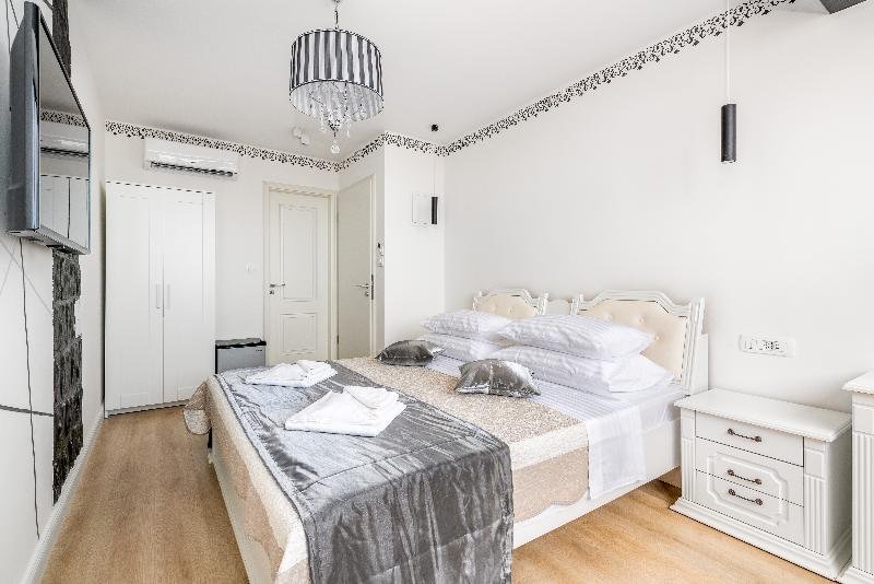 Фото Pietra Rossa Luxury Rooms