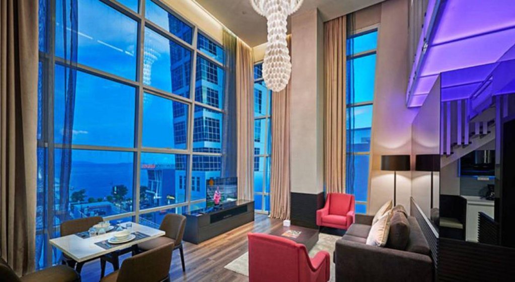 Фото Maritime Luxury Suites