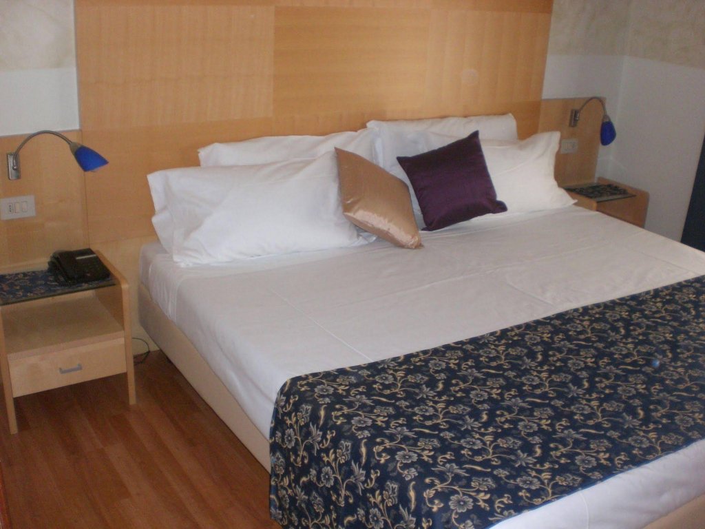 Фото Hotel Floris