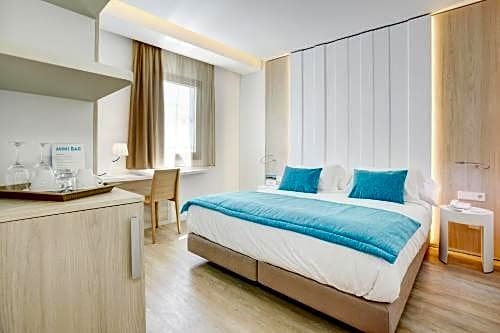 Фото La Goleta Hotel de Mar - Adults Only