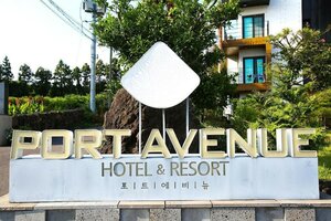 Port Avenue Hotel & Resort