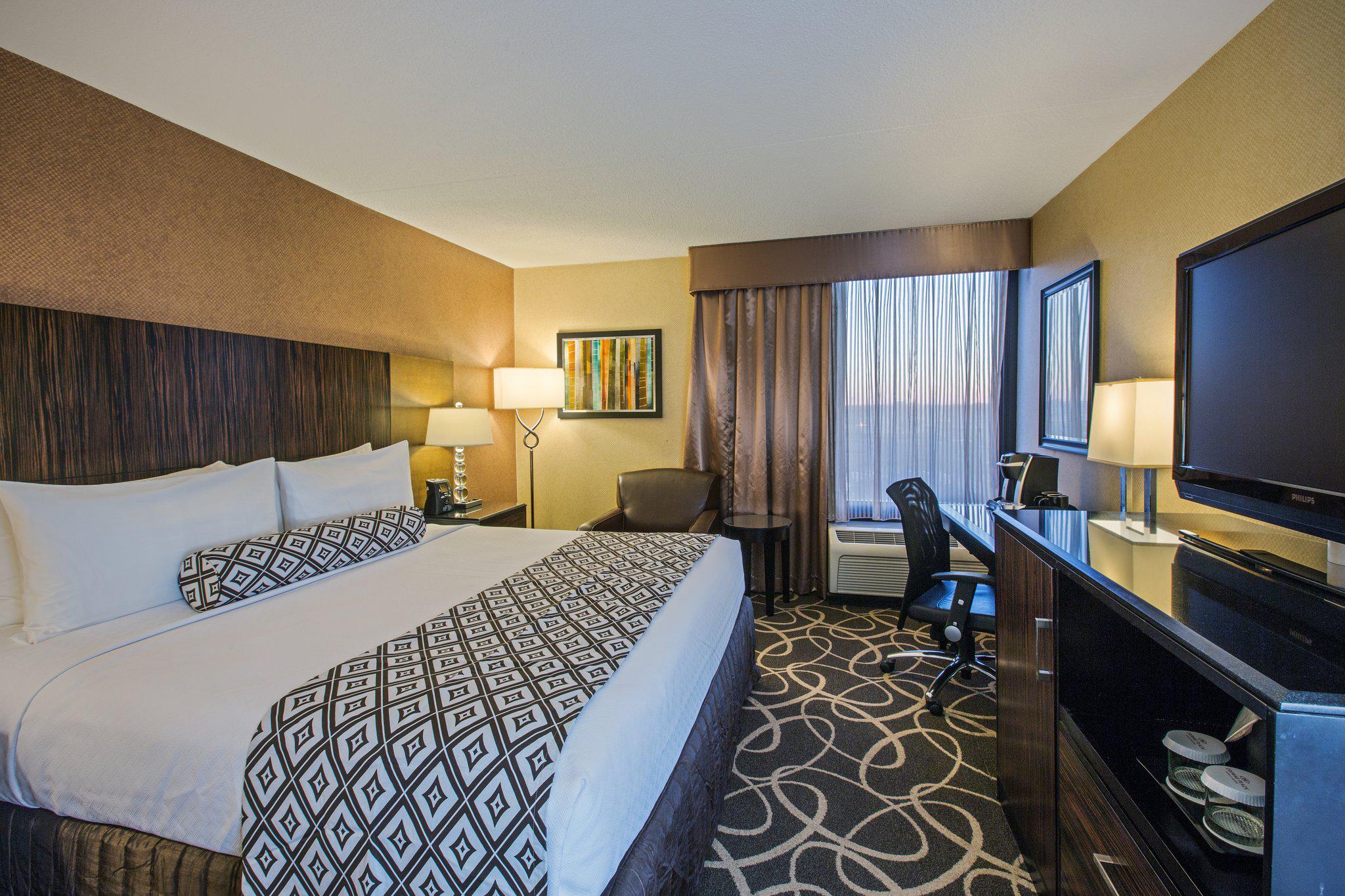 Фото Crowne Plaza Newark Airport, an Ihg Hotel