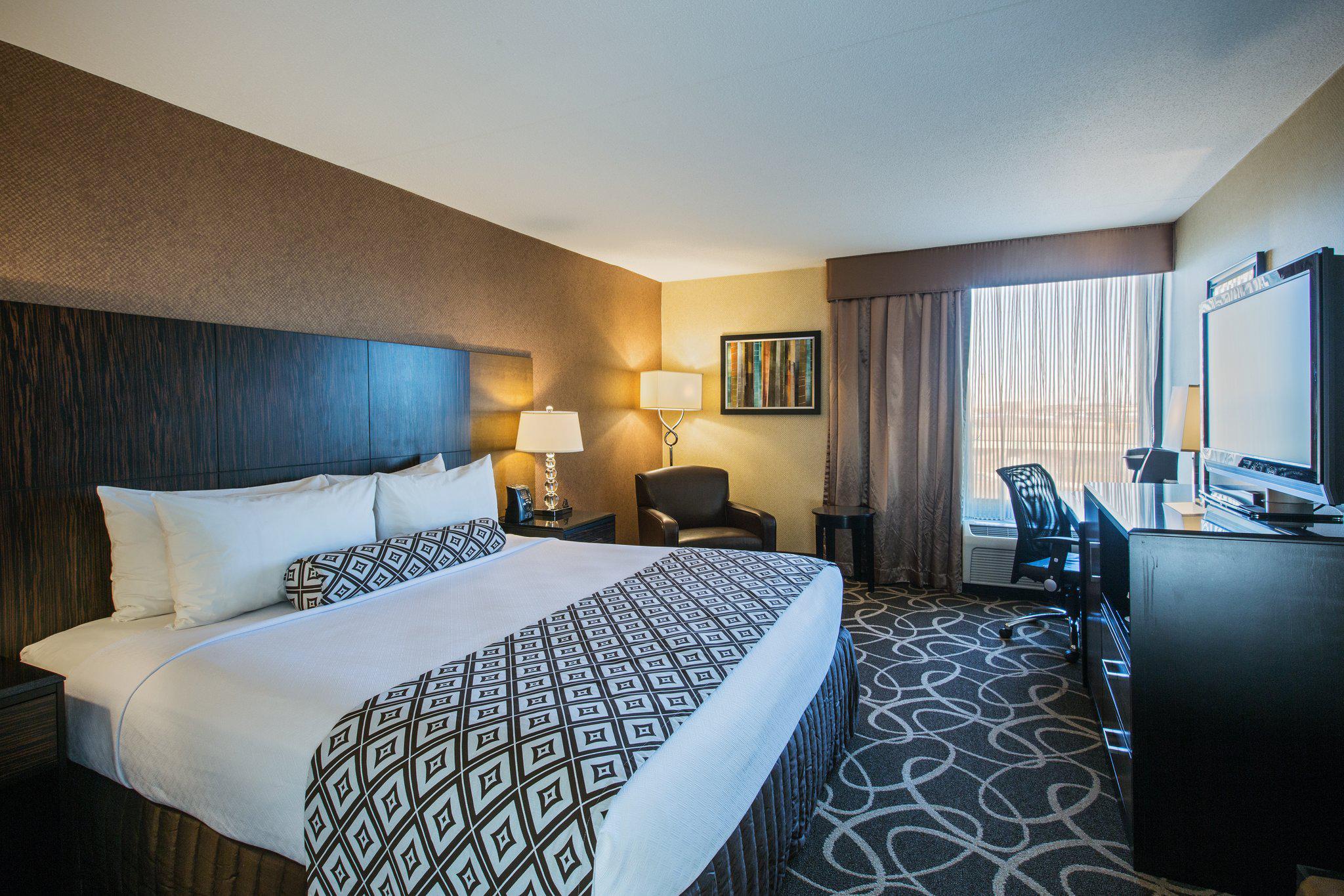 Фото Crowne Plaza Newark Airport, an Ihg Hotel