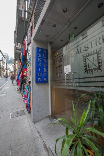 Фото Oyo Hostal Austria