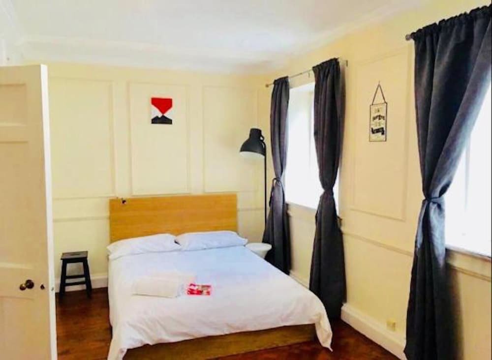 Фото Mayfair Holiday Apartment