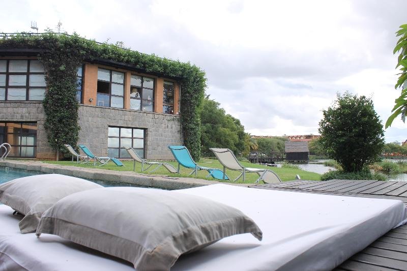 Фото Radisson Hotel Tamboho Waterfront Antananarivo