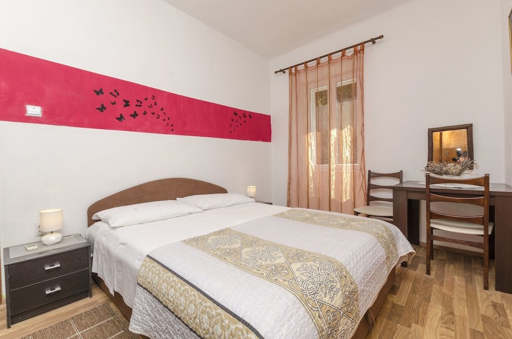 Фото Apartments and Room Caric