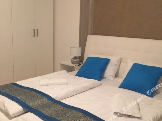 Фото Corvin Rose Apartment Hotel