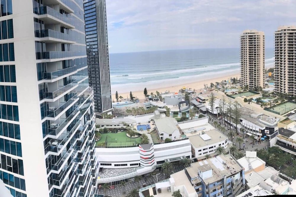 Фото Hilton Surfers Paradise Hotel & Residences