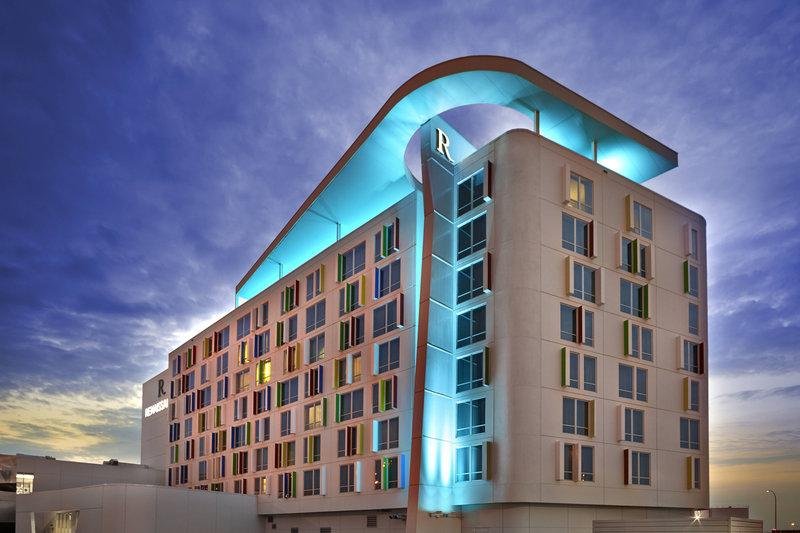 Фото Renaissance Edmonton Airport Hotel