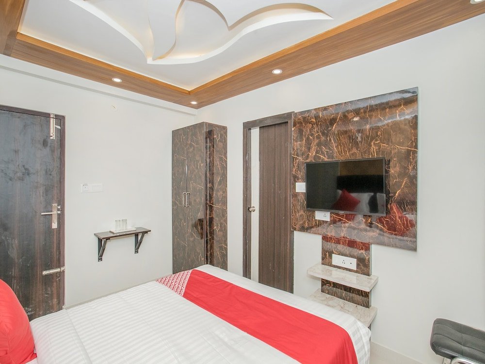 Фото Oyo 11915 Varcity Park