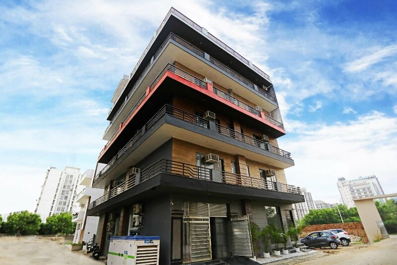 Гостиница Vaccinated Staff- Oyo Townhouse 398 Cloud Bay в Гургаоне