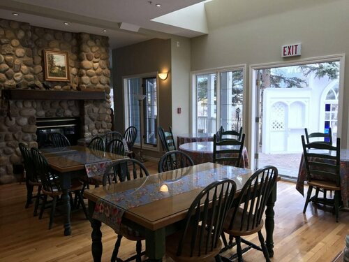 Внешний вид отеля The Lady MacDonald Country Inn в Канморе, фото 2