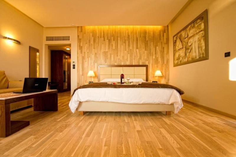 Фото Pharae Palace Hotel