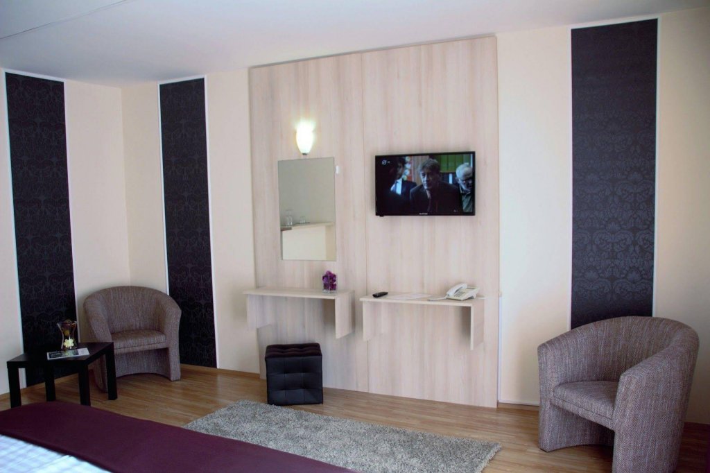 Фото Triple M Hotel