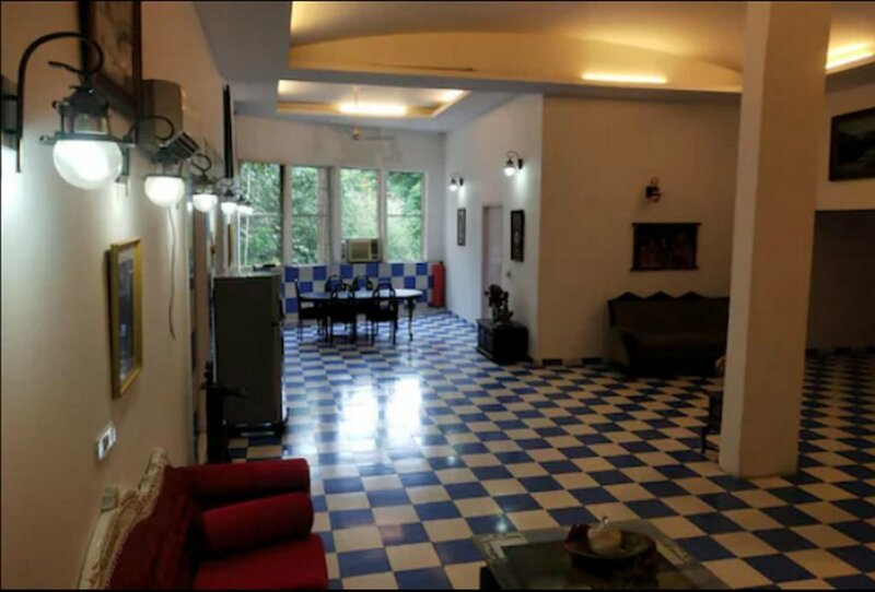 Гостиница Embassy Suites в Нью-Дели