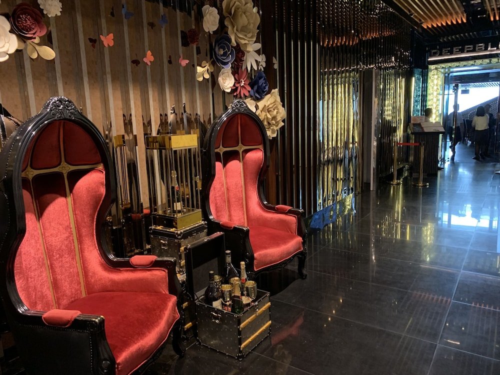 Фото The Hollwood Suites at Platinum