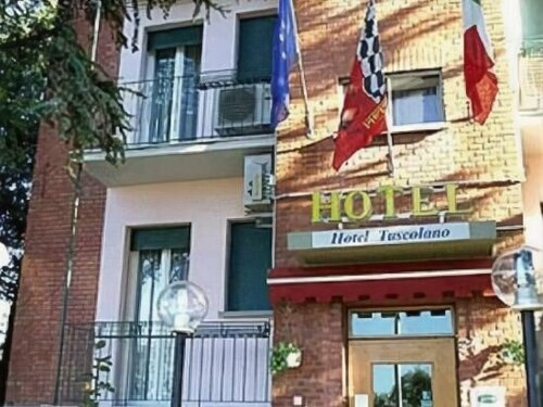 Гостиница Hotel Tuscolano в Болонье