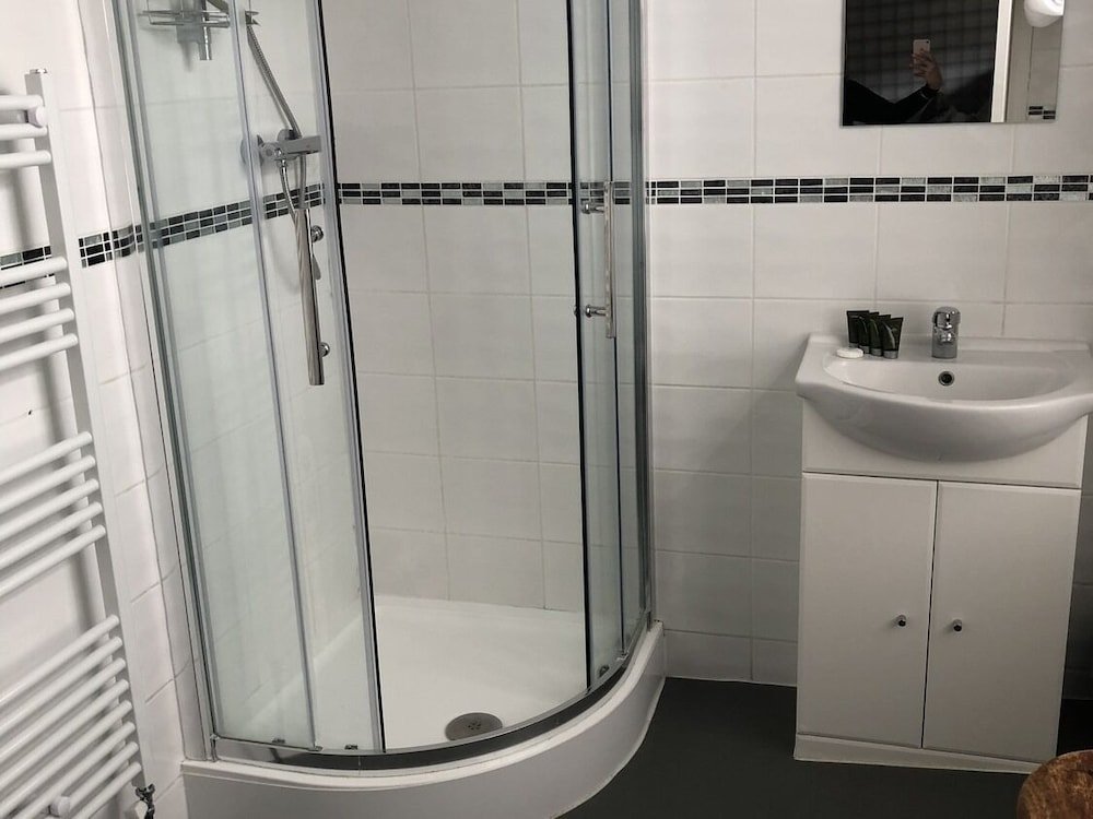 Фото The Crown And Cushion