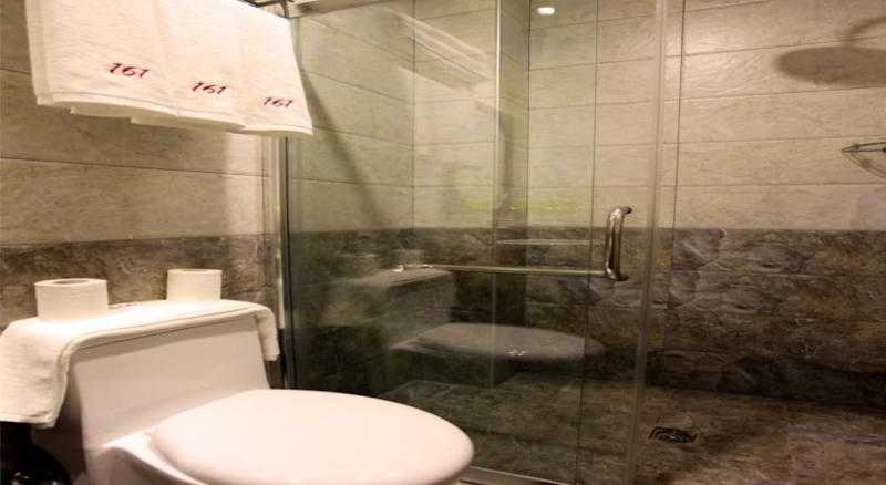 Фото 161 Lama Temple Courtyard Hotel