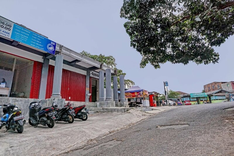 Гостиница Oyo 90544 Grand Redisa в Маланге