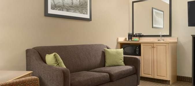 Фото Travelodge Suites by Wyndham Moncton