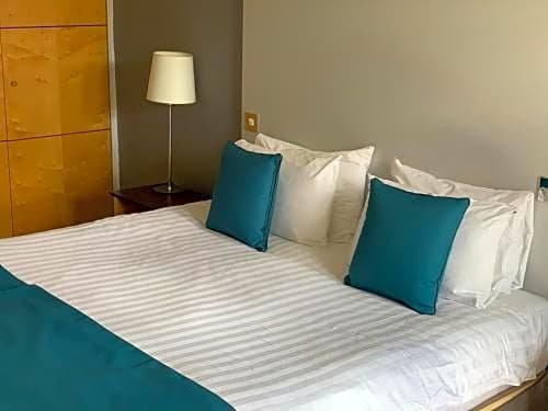 Фото The Angel Hotel