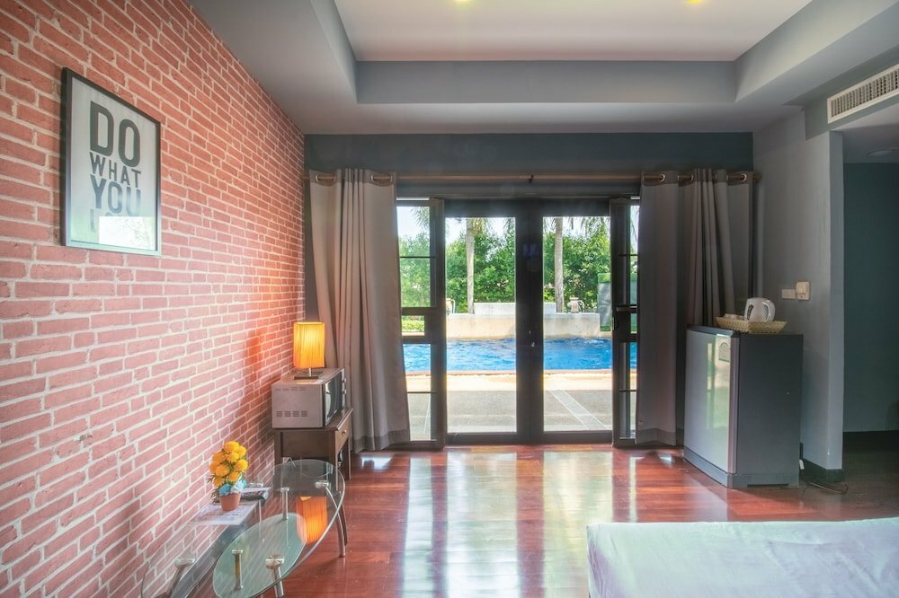 Hotel Tiger Hillside, Chalong, photo